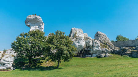 OGRODZIENIEC, POLAND - SEP 03, 2016: Ogrodzieniec Castle is the largest castle of the Krakow-Czestochowa Upland and, undoubtedly, one the most beautiful castles in Poland. It is located on Mount Janowski at the heart of the Upland. Fantastic rock formatioのeditorial素材
