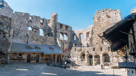 OGRODZIENIEC, POLAND - SEP 03, 2016: Ogrodzieniec Castle is the largest castle of the Krakow-Czestochowa Upland and, undoubtedly, one the most beautiful castles in Poland.のeditorial素材