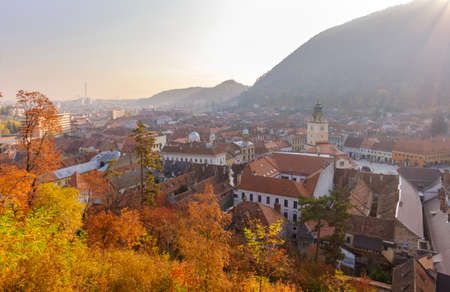 Panoramic view of the city of Brasov on a warm autumn morningの写真素材