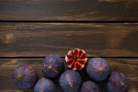 figs on wooden surfaceの写真素材