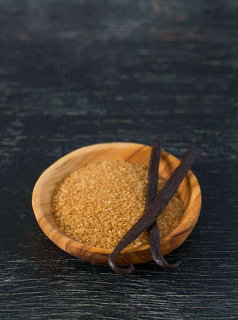 vanilla sugar in a wooden bowlの写真素材