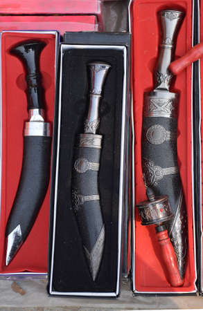 Various types of royal vintage knives selling at a shopの写真素材