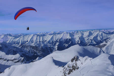 Parasailing in the Swiss Alpsのeditorial素材