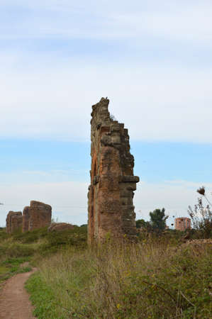  Roman aqueduct ruins in rome san policarpoの写真素材