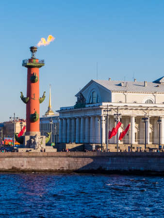 ST. PETERSBURG, RUSSIA - MAY 9, 2018: Rostral Column (Russian: Rostralnaya Kolonna) with fire to celebrate the Victory Day (commemoration of the surrender of Nazi Germany in 1945).のeditorial素材