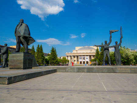NOVOSIBIRSK, RUSSIA - JUNE 8, 2018: View of Lenin Square with the monument to the soviet leader Vladimir Lenin.のeditorial素材
