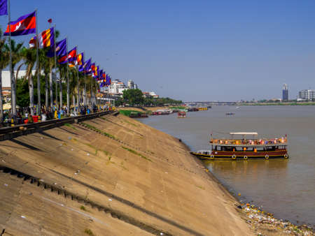 Phnom Penh, Cambodia - January 9, 2020: View of the Mekong River.のeditorial素材