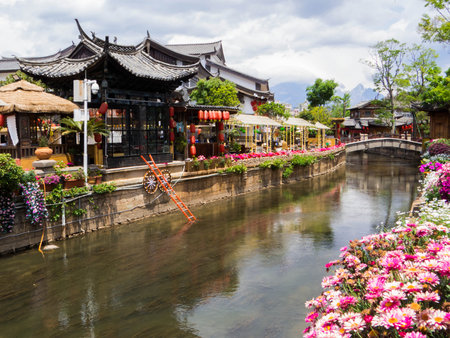 Picturesque street in the old town in Lijiang, Yunnan, Chinaの写真素材