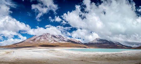 Green lagoon and mountains, Boliviaの写真素材