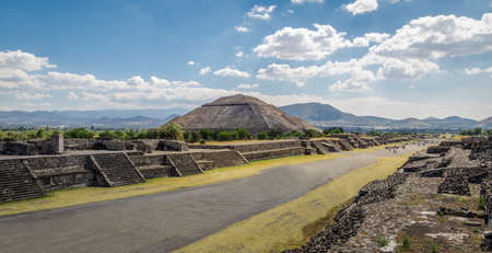 Dead Avenue and Sun Pyramid at Teotihuacan Ruins - Mexico City, Mexicoの写真素材