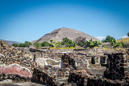 The Sun Pyramid at Teotihuacan Ruins - Mexico City, Mexicoの写真素材
