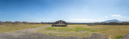 Panoramic view of Citadel and Quetzalcoatl Pyramid at Teotihuacan Ruins - Mexico City, Mexicoの写真素材
