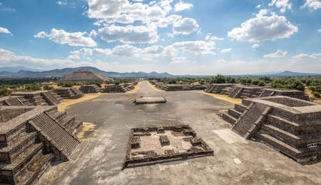 View from above of Plaza of the Moon and Dead Avenue with Sun Pyramid on Background - Teotihuacan Ruins, Mexico City, Mexicoの写真素材