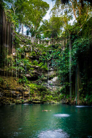 Cenote Ik Kil - Yucatan, Mexicoの写真素材