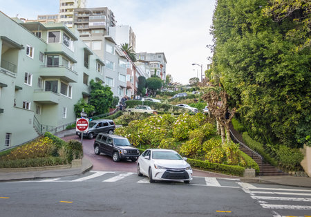 Lombard Street - San Francisco, California, USAのeditorial素材