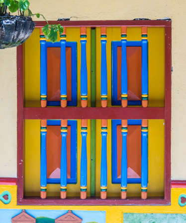 Colorful wooden window - Guatape, Colombiaの写真素材