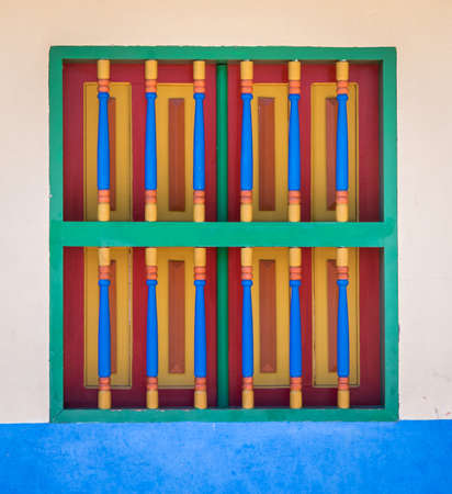 Colorful wooden window - Guatape, Colombiaの写真素材