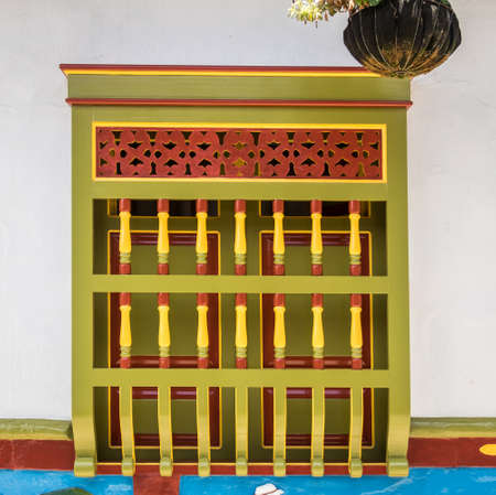 Colorful wooden window - Guatape, Colombiaの写真素材