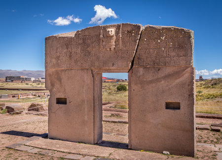 Gate of the Sun at Tiwanaku (Tiahuanaco), Pre-Columbian archaeological site - La Paz, Boliviaのeditorial素材