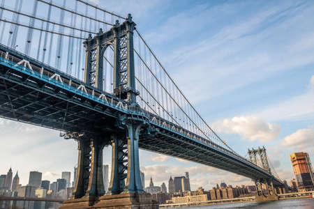 Manhattan Bridge and Manhattan skyline - New York, USAの写真素材