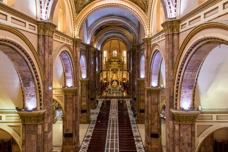 CUENCA, ECUADOR - Jun 7, 2016: Interior of Inmaculada Concepcion Cathedral - Cuenca, Ecuadorのeditorial素材