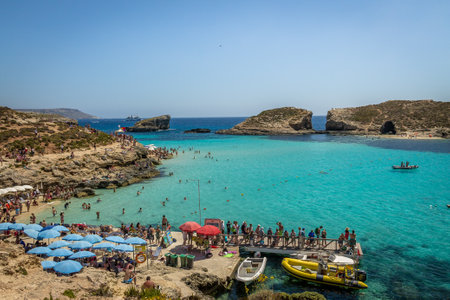 People at the Blue Lagoon in Comino Island - Gozo, Maltaのeditorial素材