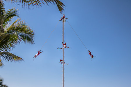 Dance of the Papantla Flyers (Papantla Flyers) - Puerto Vallarta, Jalisco, Mexicoのeditorial素材