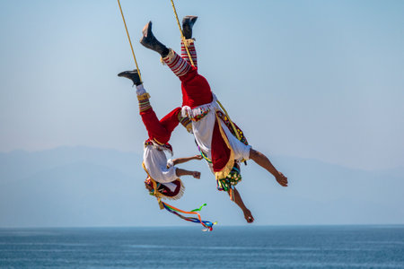 Dance of the Papantla Flyers (Papantla Flyers) - Puerto Vallarta, Jalisco, Mexicoのeditorial素材
