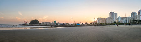 Panoramic view of Santos Beach, city and Urubuquecaba island at sunset - Santos, Sao Paulo, Brazilのeditorial素材