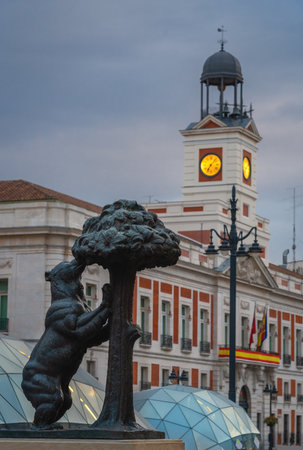 Madrid, Spain - Mar 23, 2019: The Bear and the Madrono Tree Sculpture at Puerta del Sol Square - Madrid, Spainのeditorial素材