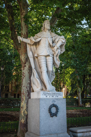 Madrid, Spain - Jun 19, 2019: Statue of Fernan Gonzalez of Castile at Plaza de Oriente Square - Madrid, Spainのeditorial素材