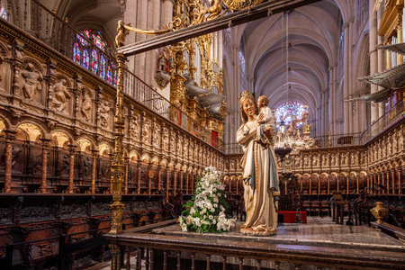 Toledo, Spain - Mar 26, 2019: Choir and Virgen Blanca Sculpture at Toledo Cathedral Interior - Toledo, Spainのeditorial素材
