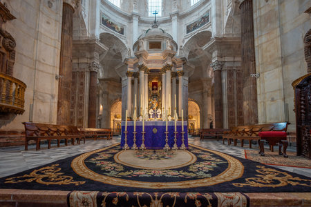 Cadiz, Spain - Apr 9, 2019: Main Altar of Cadiz Cathedral - Cadiz, Andalusia, Spainのeditorial素材