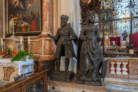 Innsbruck, Austria - Nov 15, 2019: Statues of Queen Joanna and King Ferdinand II at Hofkirche (Court Church) - Innsbruck, Austriaのeditorial素材
