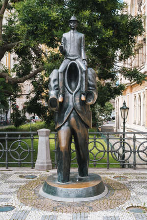 Prague, Czech Republic -  - July 11 2020: Statue of Franz Kafka Riding a Headless Figure by Jaroslav Rona near the Spanish Synagogue.のeditorial素材