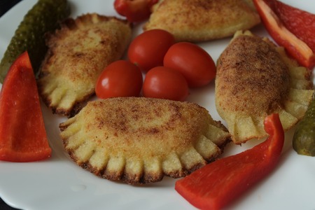 Stuffed dumplings smoked meat and garnish detailの写真素材