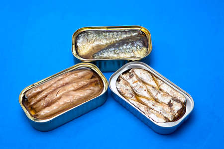 Tins of different sizes and openingの写真素材