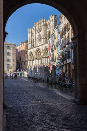 CUENCA, SPAIN - August 24, 2016: An arch leading to Plaza Mayor in Cuenca, Spainのeditorial素材