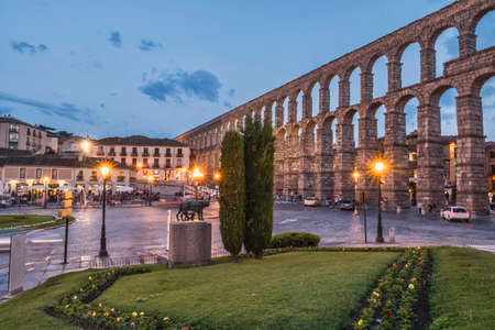 Partial view of the Roman aqueduct located in the city of Segovia at night , Unesco World Heritage Site, Spainのeditorial素材