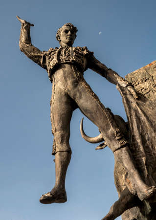 Bronze statue of tribute to the bullfighter Jose Cubero Yiyo in the bullring of sales of Madrid, Spainのeditorial素材