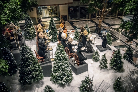 robotic bears playing at concert in the mall during christmasのeditorial素材