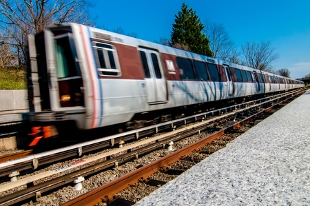 Metro unit leaves station