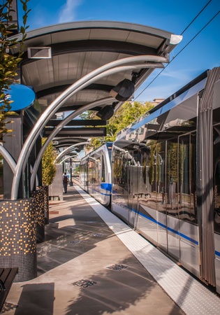 light rail train system in downtown charlotte nc