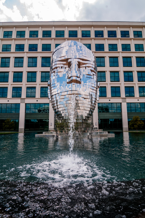 Metalmorphosis Mirror Fountain by, David ÄernÃ½ in charlotte, ncのeditorial素材