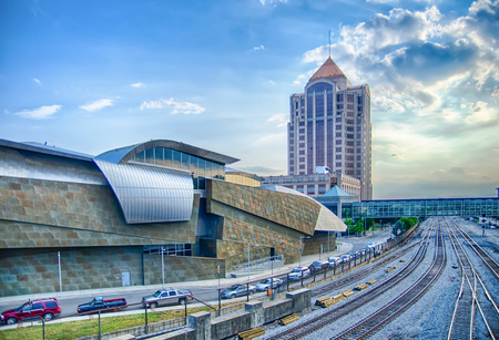 roanoke virginia city skyline in the mountain valleyのeditorial素材