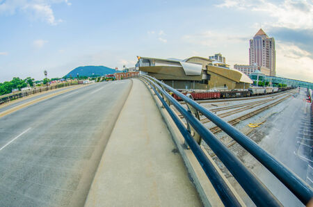 roanoke virginia city skyline in the mountain valleyのeditorial素材