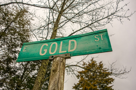 gold street green signの写真素材