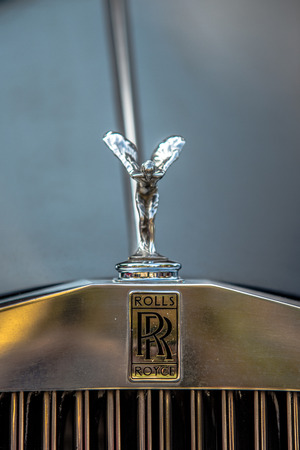 YORK SC - Sept 2015: The emblem of Rolls-Royce at Summerfest 2015 classic car show  in York City South Carolinaのeditorial素材
