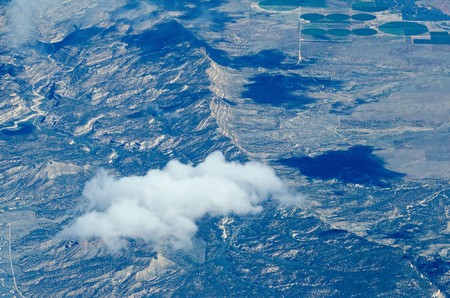 flting over grand canyon mountains in arizona near flagstaffの写真素材