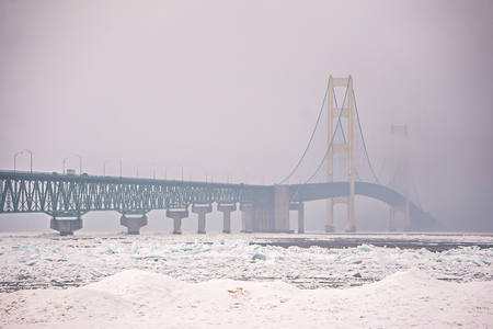 frozen winter scenes on great lakesのeditorial素材